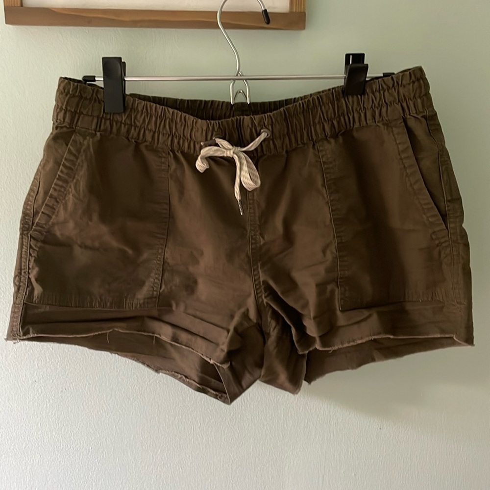 Vuori ripstop olive shorts medium